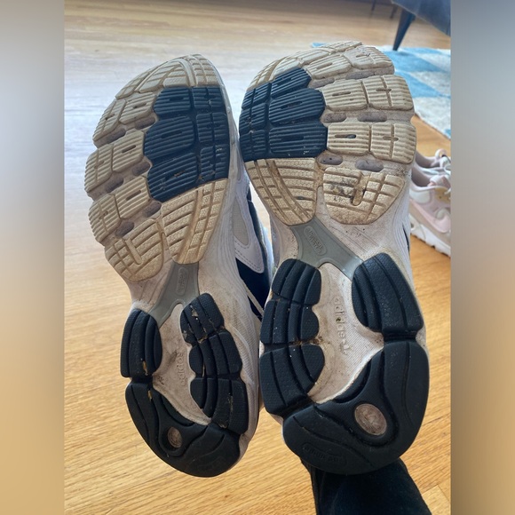 Adidas walking shoe - Picture 4 of 4